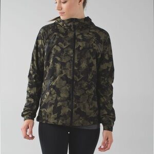 Lululemon Rise & Shine Jacket II Jumbo Mystic Jungle Fatigue Green black  
10